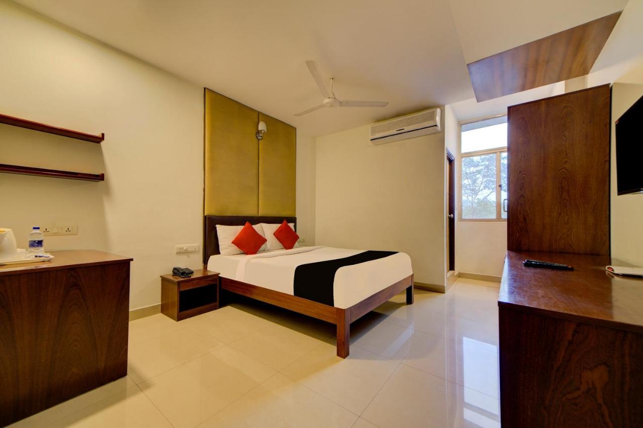 Capital O 39451 Swiss Hotel Gstaad Hyderabad Bagian luar foto